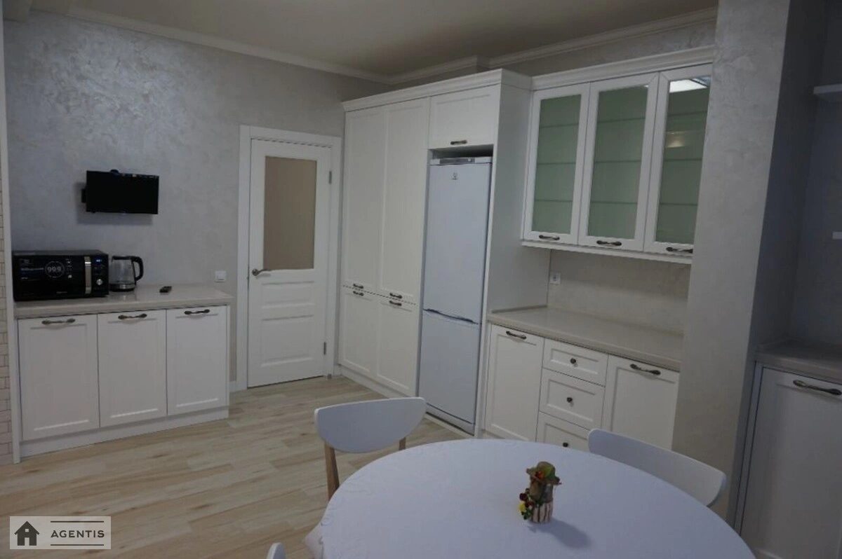 Сдам квартиру 2 комнаты, 85 m², 16 эт./21 этаж. 1, Авіаконструктора Ігоря Сікорського вул., Киев. 