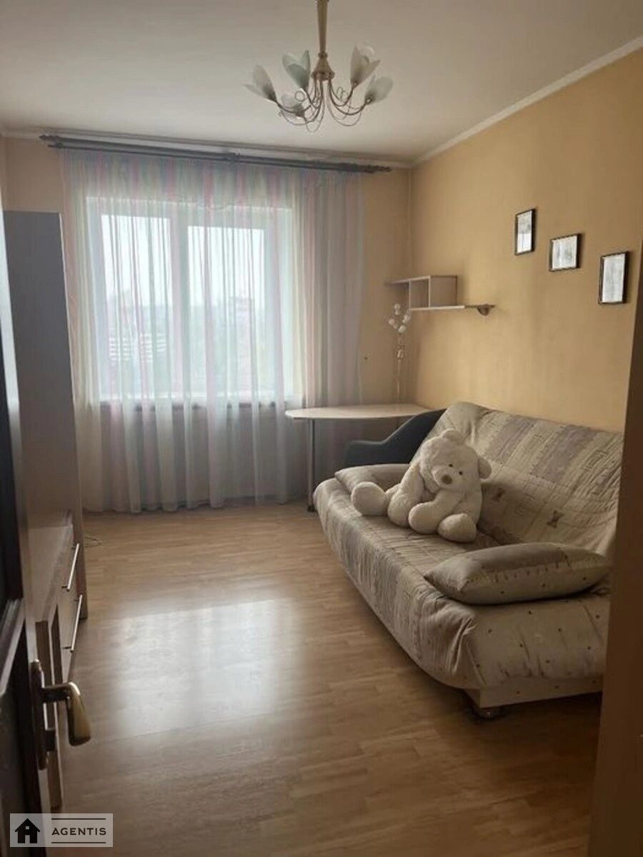 Apartment for rent 3 rooms, 90 m², 12th fl./18 floors. Revutckogo, Kyiv. 