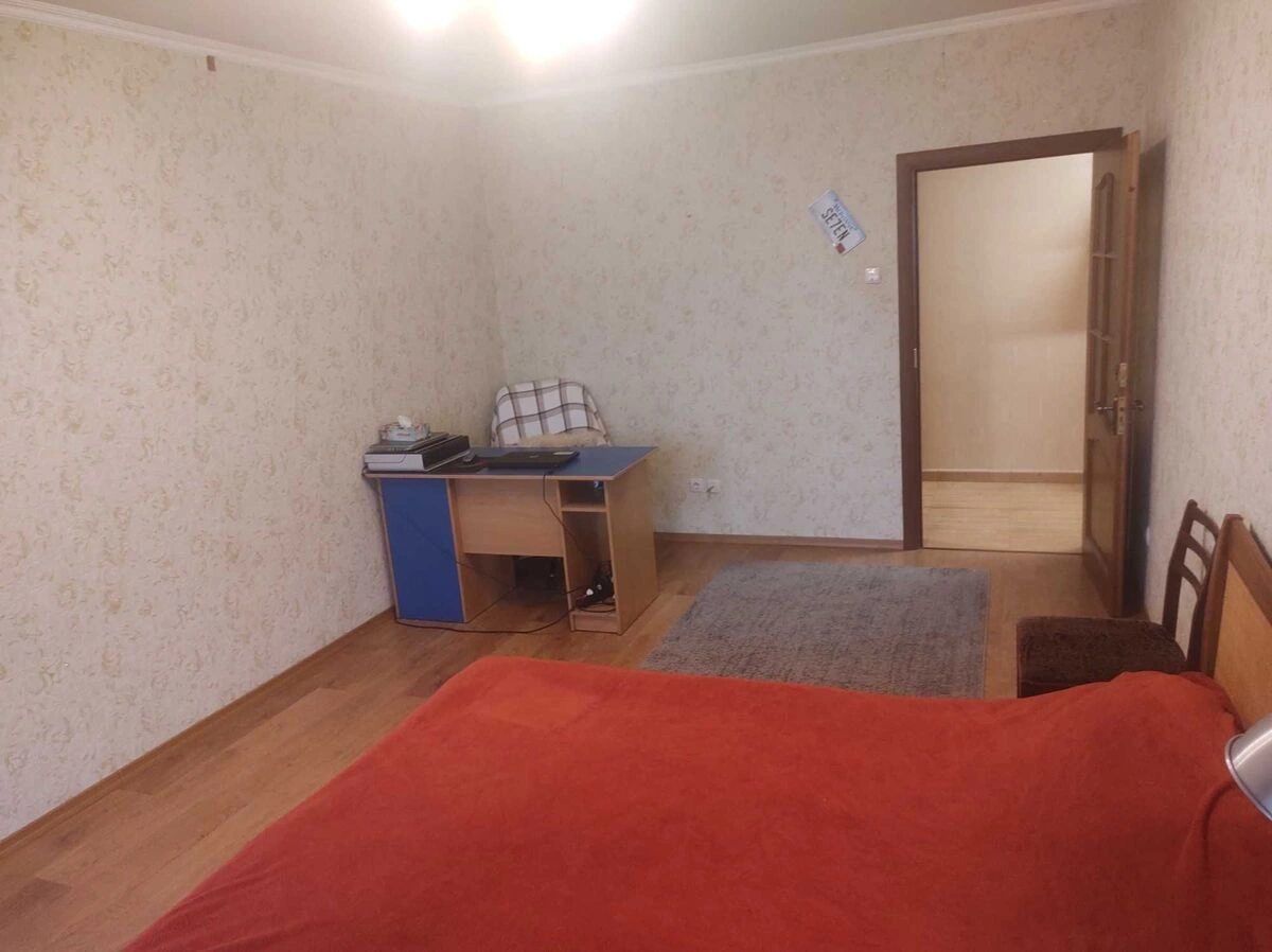 Продаж квартири 4 кімнати, 90 m², 2 пов./9 поверхів. 10, Рональда Рейгана вул. (Теодора Драйзера), Київ. 