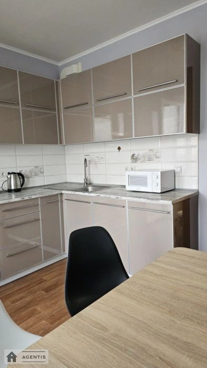 Apartment for rent 1 room, 37 m², 16th fl./25 floors. 5, Sofiyi Rusovoyi vul., Kyiv. 