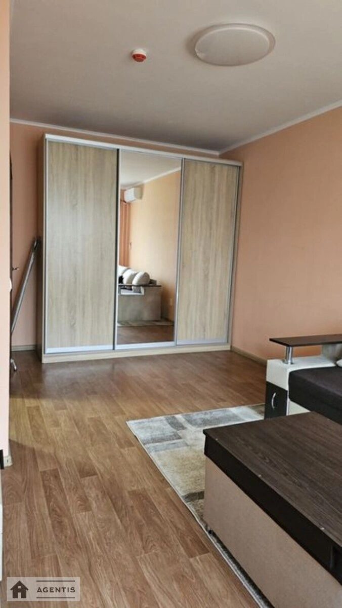 Сдам квартиру 1 комната, 37 m², 16 эт./25 этажей. 5, Софії Русової вул., Киев. 