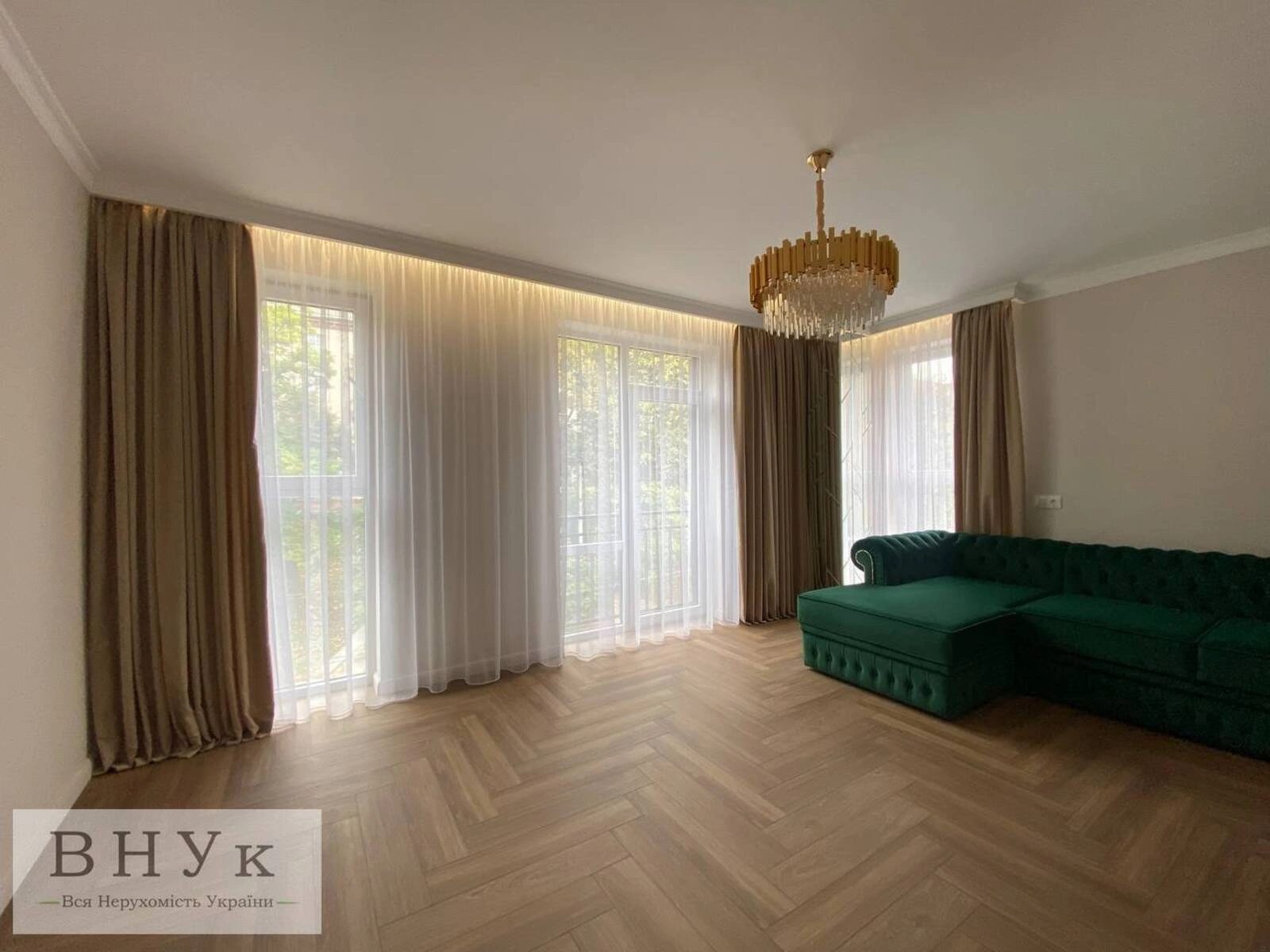 Apartments for sale 2 rooms, 67 m², 3rd fl./5 floors. Ostrozkoho Knyazya vul., Ternopil. 