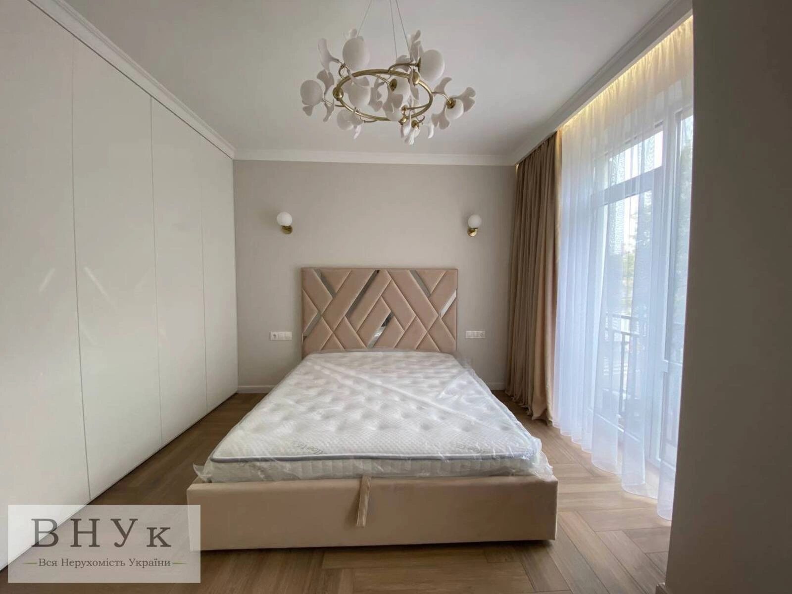 Apartments for sale 2 rooms, 67 m², 3rd fl./5 floors. Ostrozkoho Knyazya vul., Ternopil. 