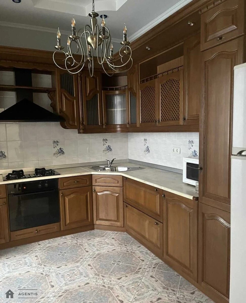 Apartment for rent 2 rooms, 60 m², 3rd fl./3 floors. 22, Kostyantynivska 22, Kyiv. 