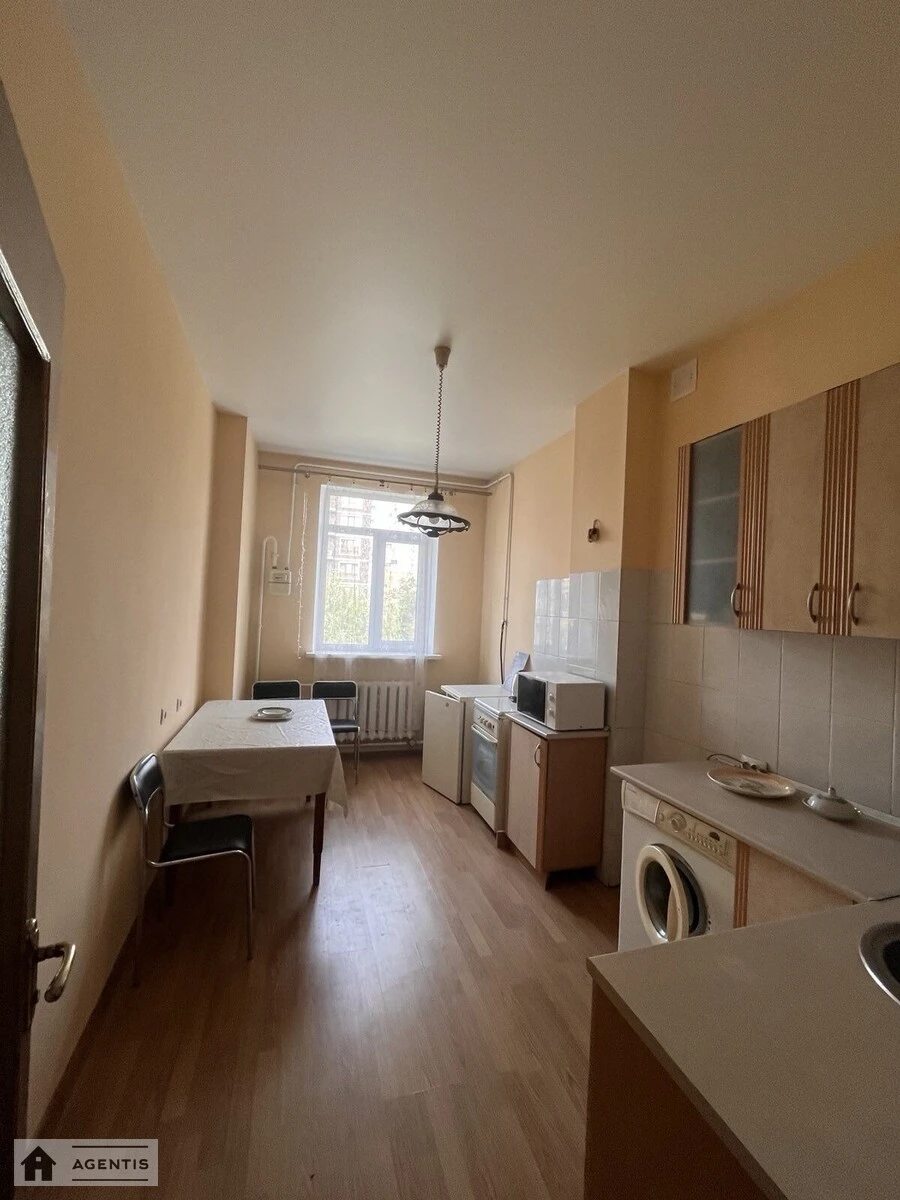 Apartment for rent 2 rooms, 70 m², 5th fl./5 floors. 38, Bulvarno-Kudryavska vul. Vorovskoho, Kyiv. 