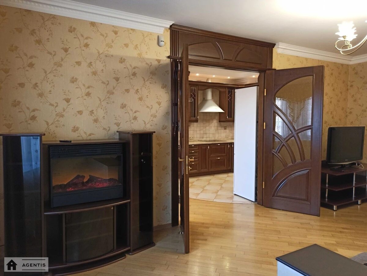 Apartment for rent 2 rooms, 82 m², 6th fl./18 floors. 5, Mykoly Holeho vul. Lebedyeva-Kumacha, Kyiv. 