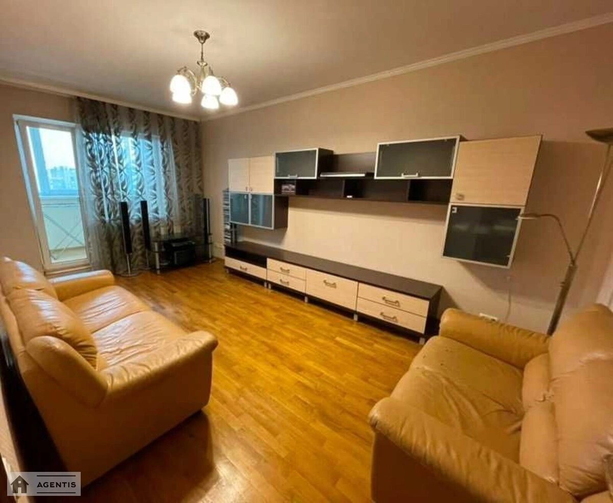 Сдам квартиру 3 комнаты, 72 m², 11 эт./16 этажей. 5, Архітектора Ніколаєва вул., Киев. 