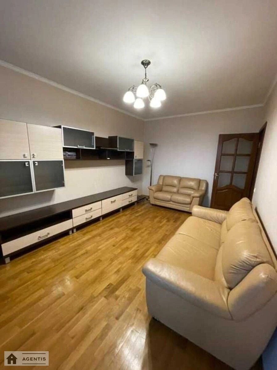 Сдам квартиру 3 комнаты, 72 m², 11 эт./16 этажей. 5, Архітектора Ніколаєва вул., Киев. 