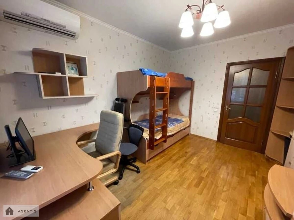 Сдам квартиру 3 комнаты, 72 m², 11 эт./16 этажей. 5, Архітектора Ніколаєва вул., Киев. 