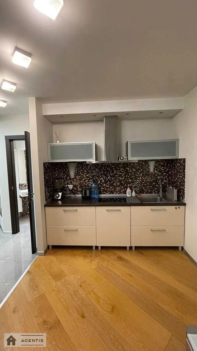 Сдам квартиру 1 комната, 50 m², 20 эт./22 этажа. 10, Велика Китаївська вул., Киев. 