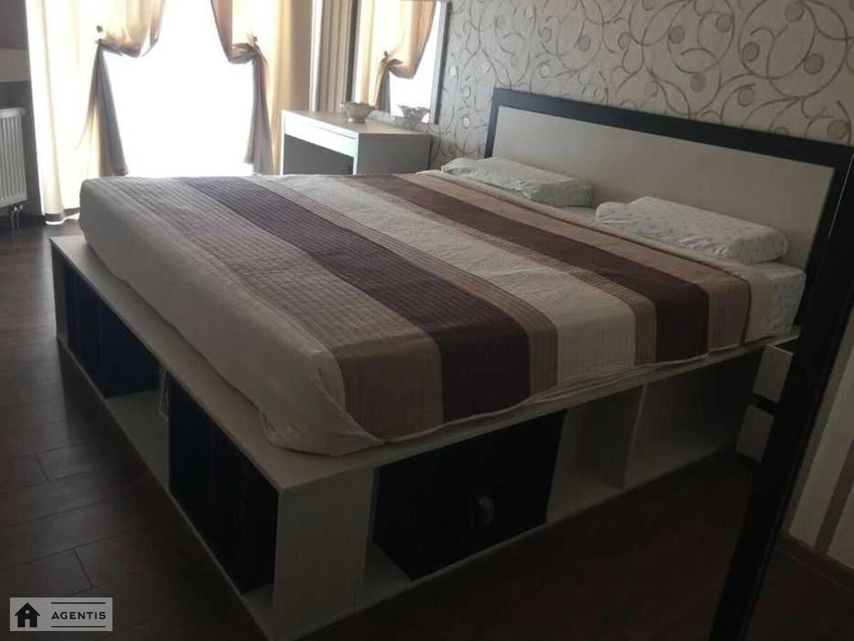 Здам квартиру 2 кімнати, 54 m², 3 пов./16 поверхів. Регенераторна 4, Київ. 