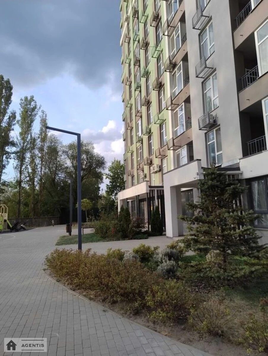 Apartment for rent 1 room, 43 m², 4th fl./25 floors. Pryladniy, Kyiv. 