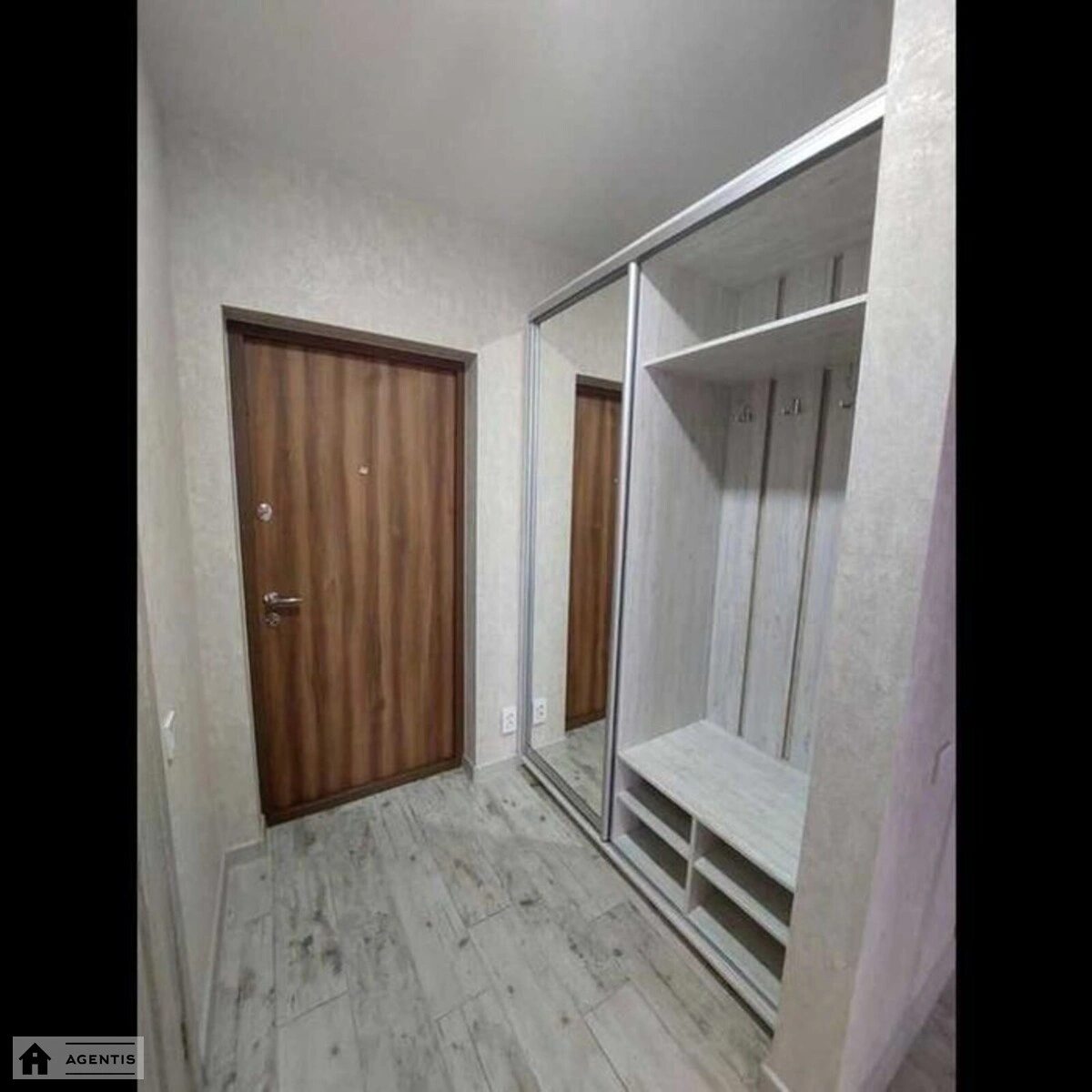 Apartment for rent 1 room, 45 m², 5th fl./12 floors. Kharkivske, Kyiv. 