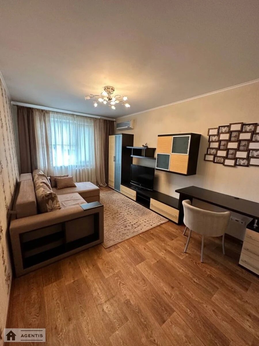 Сдам квартиру 2 комнаты, 46 m², 6 эт./16 этажей. 12, Зої Гайдай вул., Киев. 