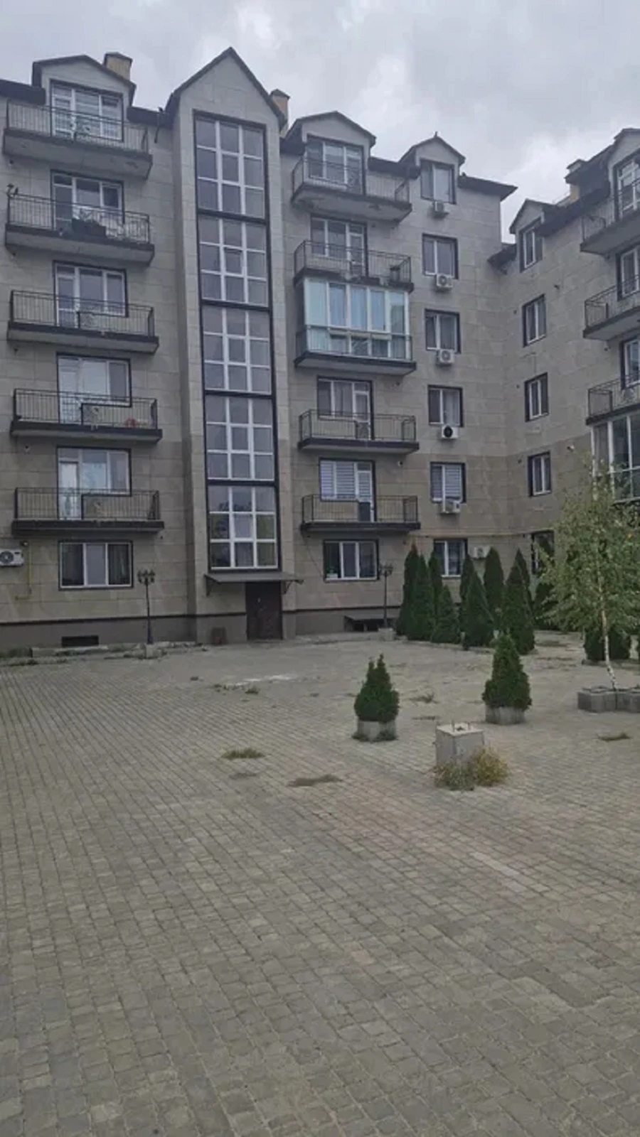 Apartments for sale 1 room, 37 m², 5th fl./5 floors. 52, Instytutska , Odesa. 