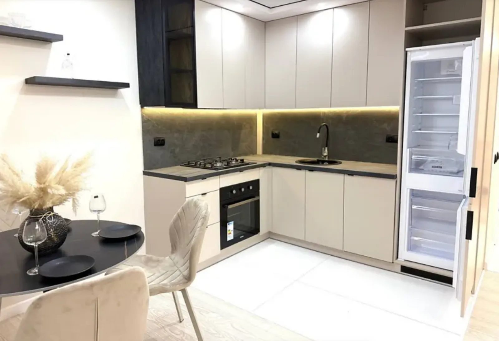 Продаж квартири 2 кімнати, 57 m², 3 пов./11 поверхів. Бам, Тернопіль. 