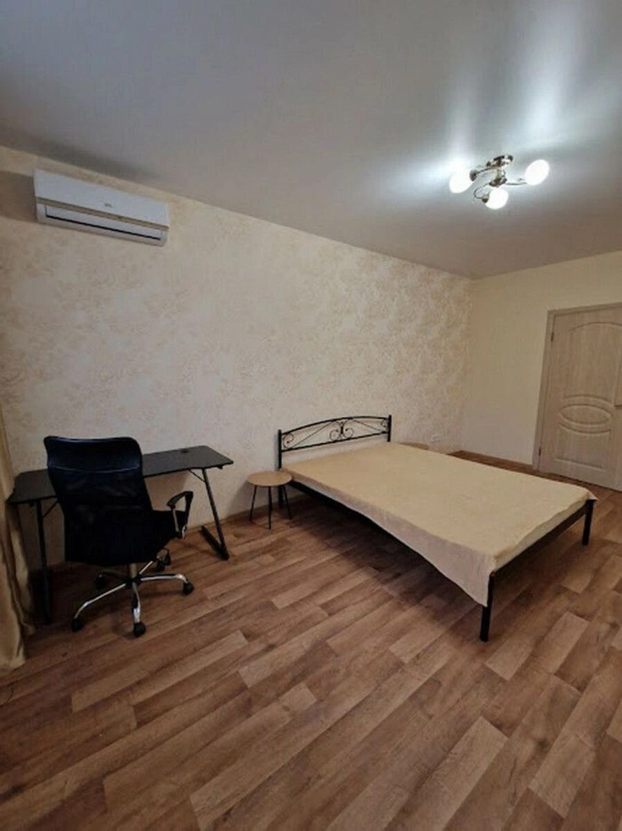 Apartment for rent 1 room, 50 m², 10th fl./18 floors. 40, Patriarkha Mstyslava Skrypnyka vul. Mykoly Ostrovskoho, Kyiv. 