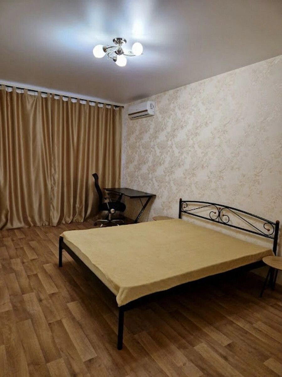 Здам квартиру 1 кімната, 50 m², 10 пов./18 поверхів. 40, Патріарха Мстислава Скрипника вул. (Миколи Островського), Київ. 