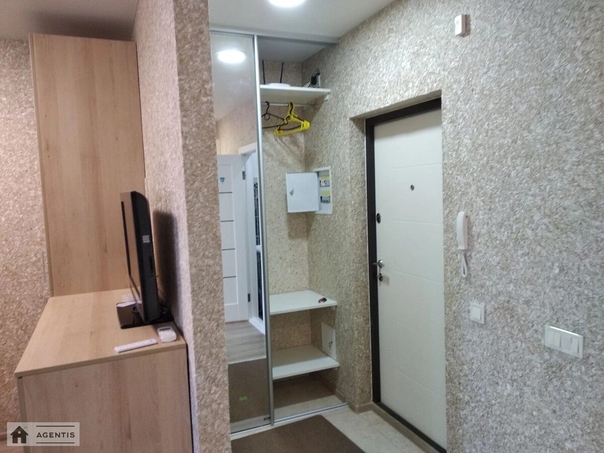 Здам квартиру 1 кімната, 31 m², 7 пов./9 поверхів. 16, Березнева 16, Київ. 