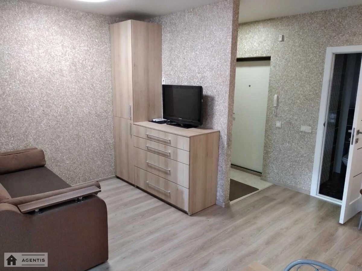 Сдам квартиру 1 комната, 31 m², 7 эт./9 этажей. 16, Березневая 16, Киев. 