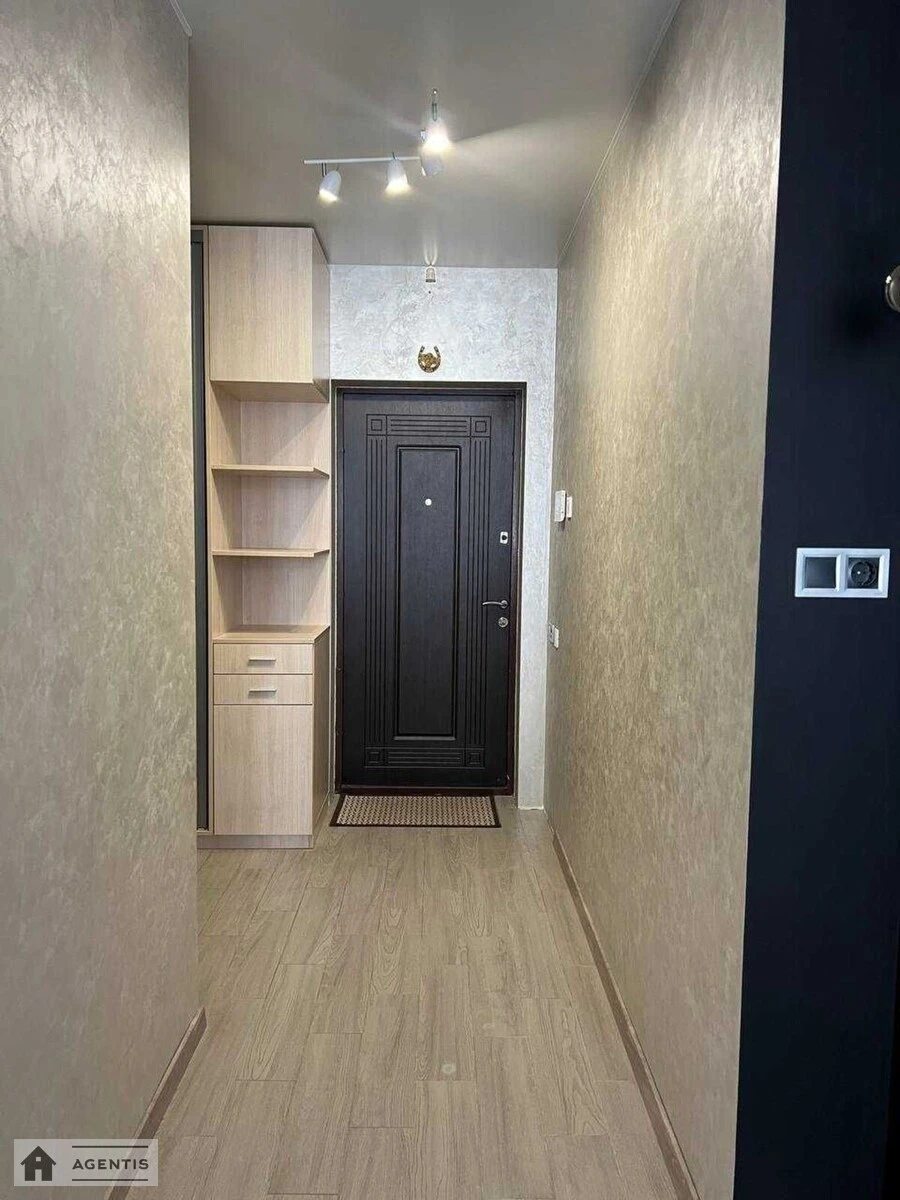 Сдам квартиру 1 комната, 37 m², 13 эт./20 этажей. 43, Правды 43, Киев. 