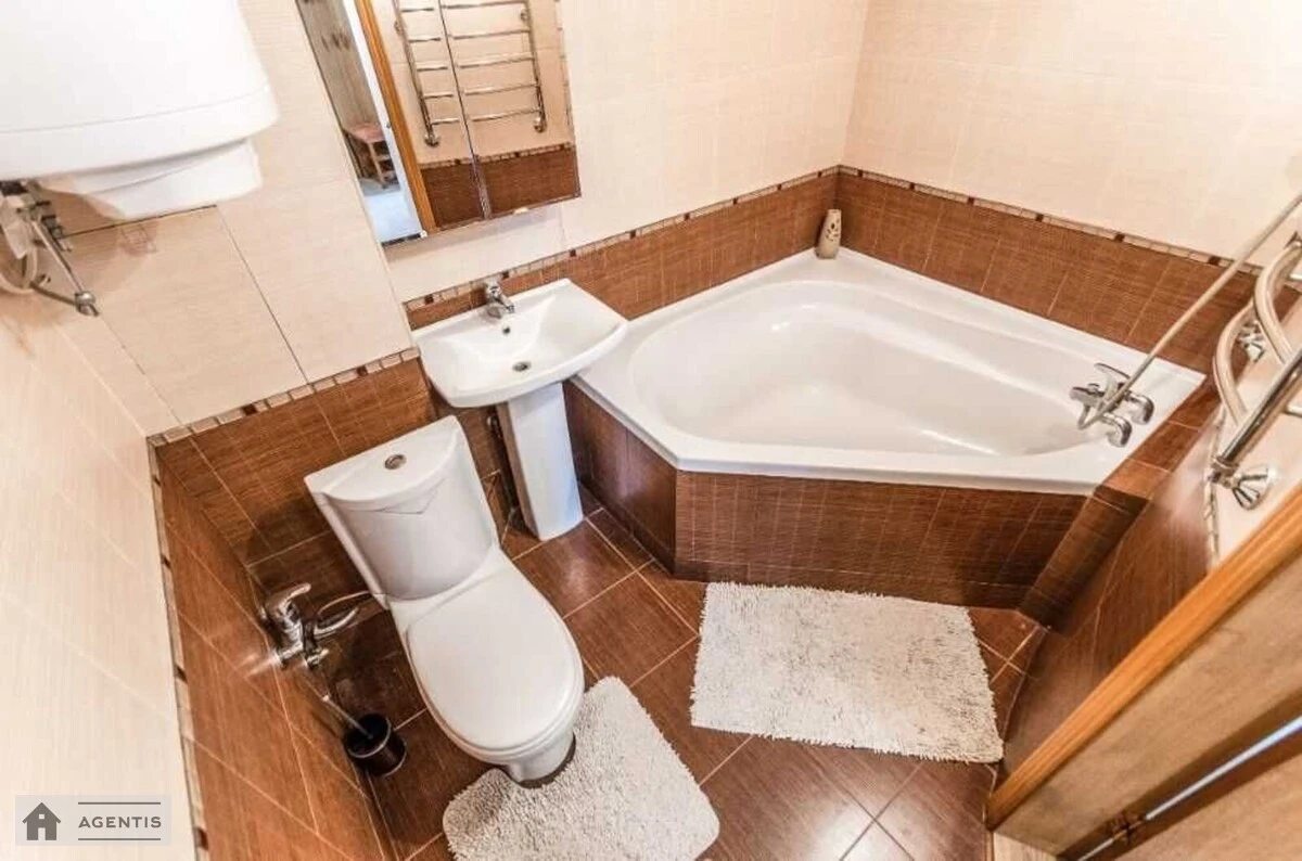 Сдам квартиру 2 комнаты, 55 m², 2 эт./9 этажей. 8, Андреевская 8. 