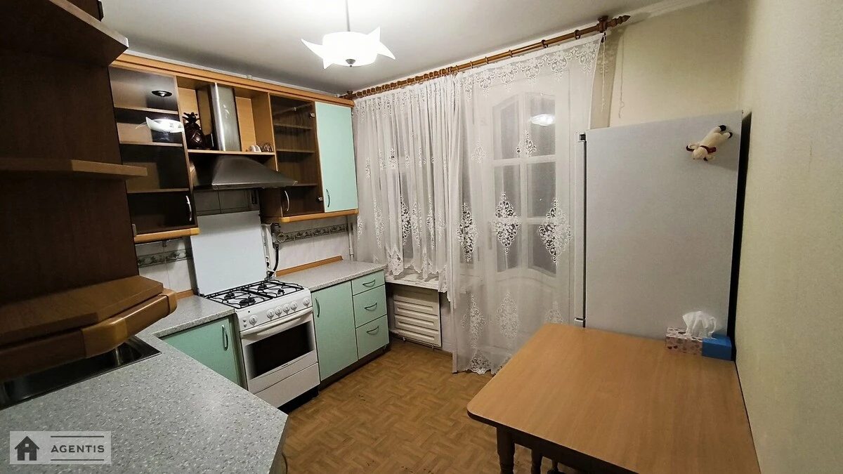 Сдам квартиру 1 комната, 33 m², 14 эт./16 этажей. Князя Романа Мстиславича, Киев. 