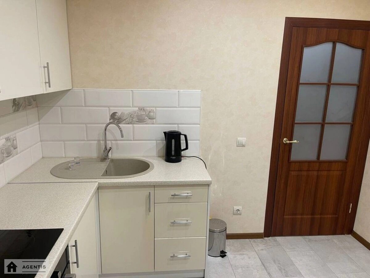 Здам квартиру 1 кімната, 37 m², 13 пов./25 поверхів. Бориса Гмирі вул., Київ. 