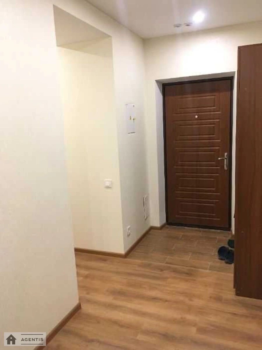 Сдам квартиру 2 комнаты, 57 m², 3 эт./16 этажей. 24, Академіка Вернадського бульв., Киев. 