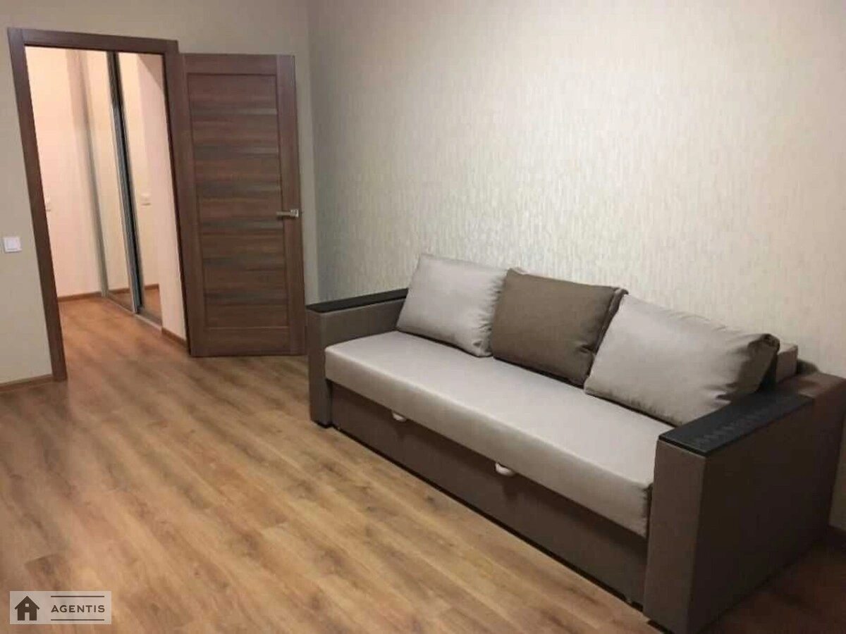 Сдам квартиру 2 комнаты, 57 m², 3 эт./16 этажей. 24, Академіка Вернадського бульв., Киев. 