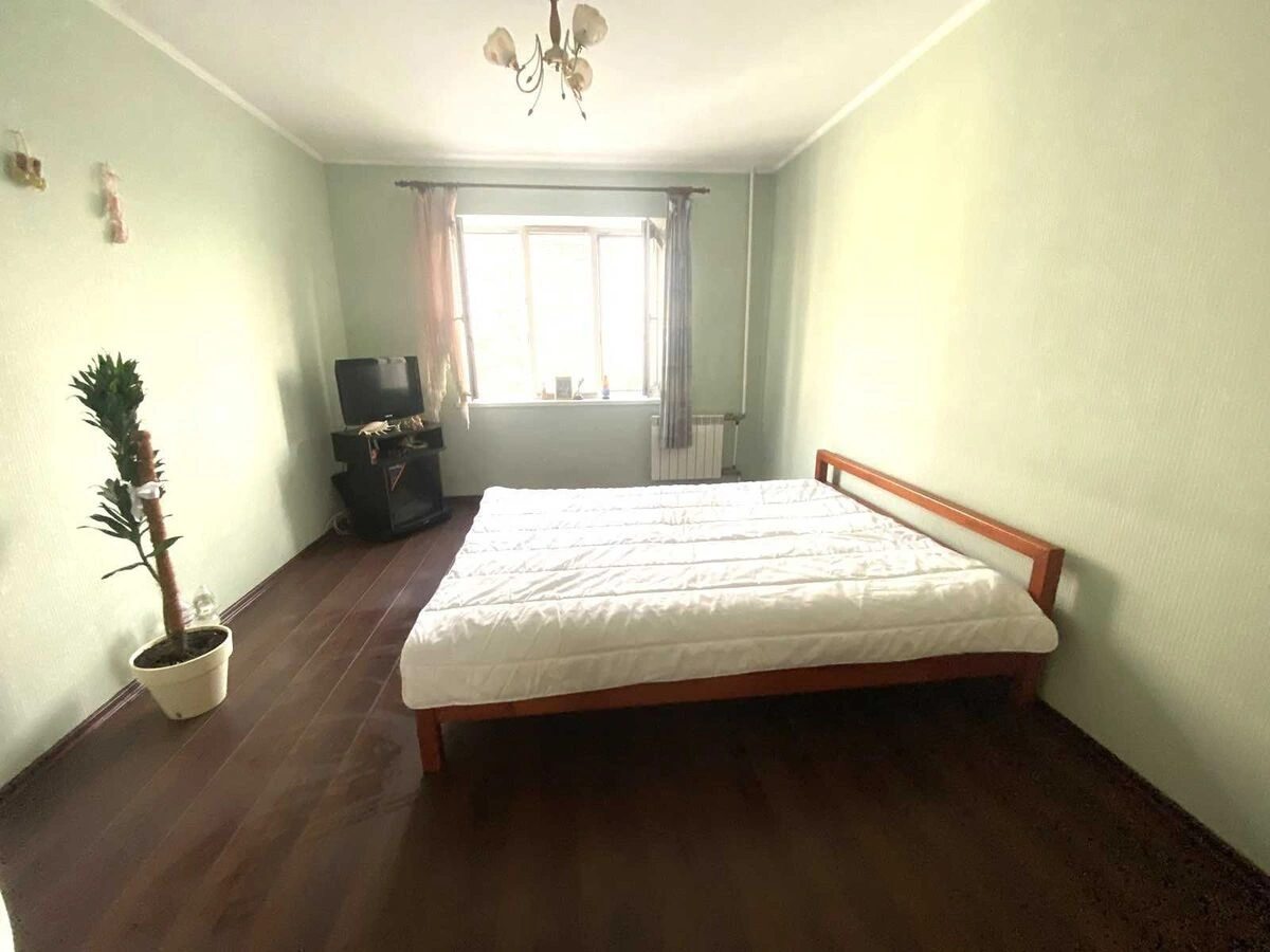 Apartment for rent 3 rooms, 72 m², 9th fl./10 floors. 168, Kharkivske 168, Kyiv. 