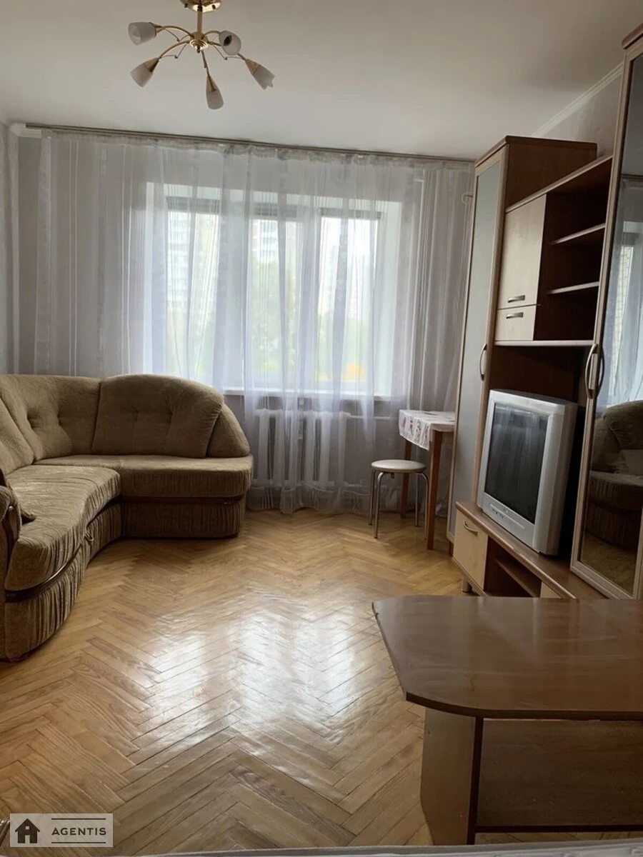 Apartment for rent 1 room, 40 m², 3rd fl./10 floors. 5, Anny Akhmatovoyi vul., Kyiv. 