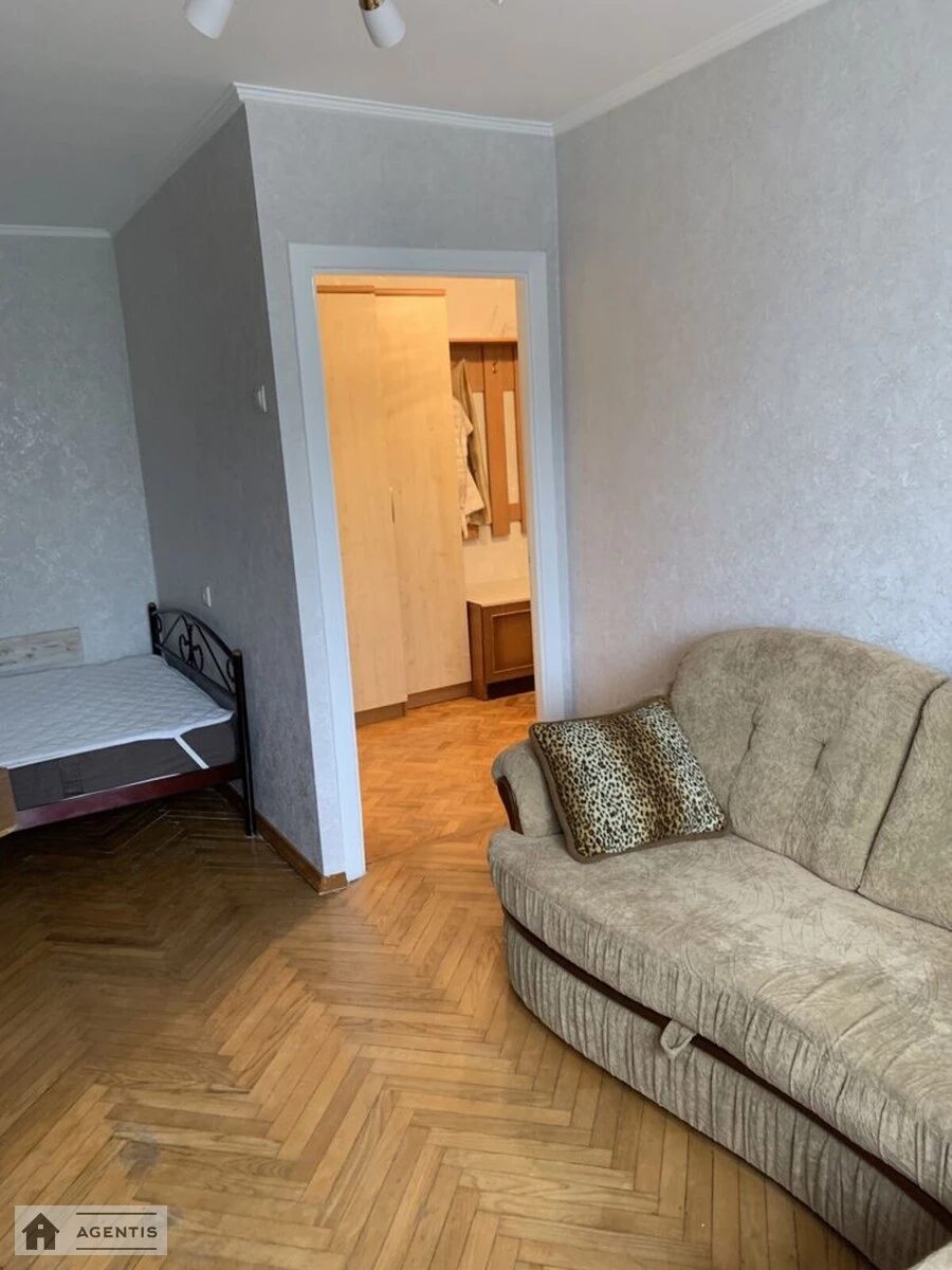 Apartment for rent 1 room, 40 m², 3rd fl./10 floors. 5, Anny Akhmatovoyi vul., Kyiv. 