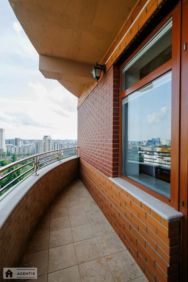 Apartment for rent 3 rooms, 125 m², 14th fl./18 floors. 36, Yevhena Konovaltsya vul. Shchorsa, Kyiv. 