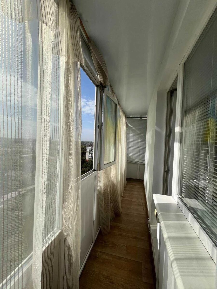 Apartments for sale 2 rooms, 49 m², 10th fl./11 floors. Фортечний (кіровський), Kropyvnytskyy. 