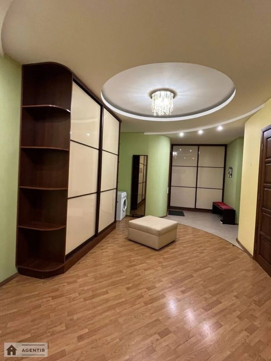 Сдам квартиру 3 комнаты, 132 m², 9 эт./15 этажей. 7, Святослава Хороброго вул. (Народного ополчення), Киев. 