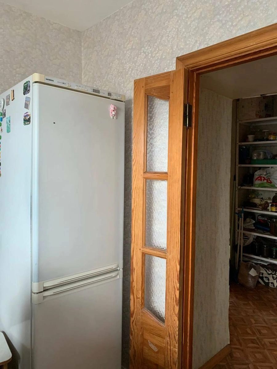 Сдам квартиру 3 комнаты, 68 m², 18 эт./18 этажей. 25, Академіка Єфремова вул. (Командарма Уборевича), Киев. 