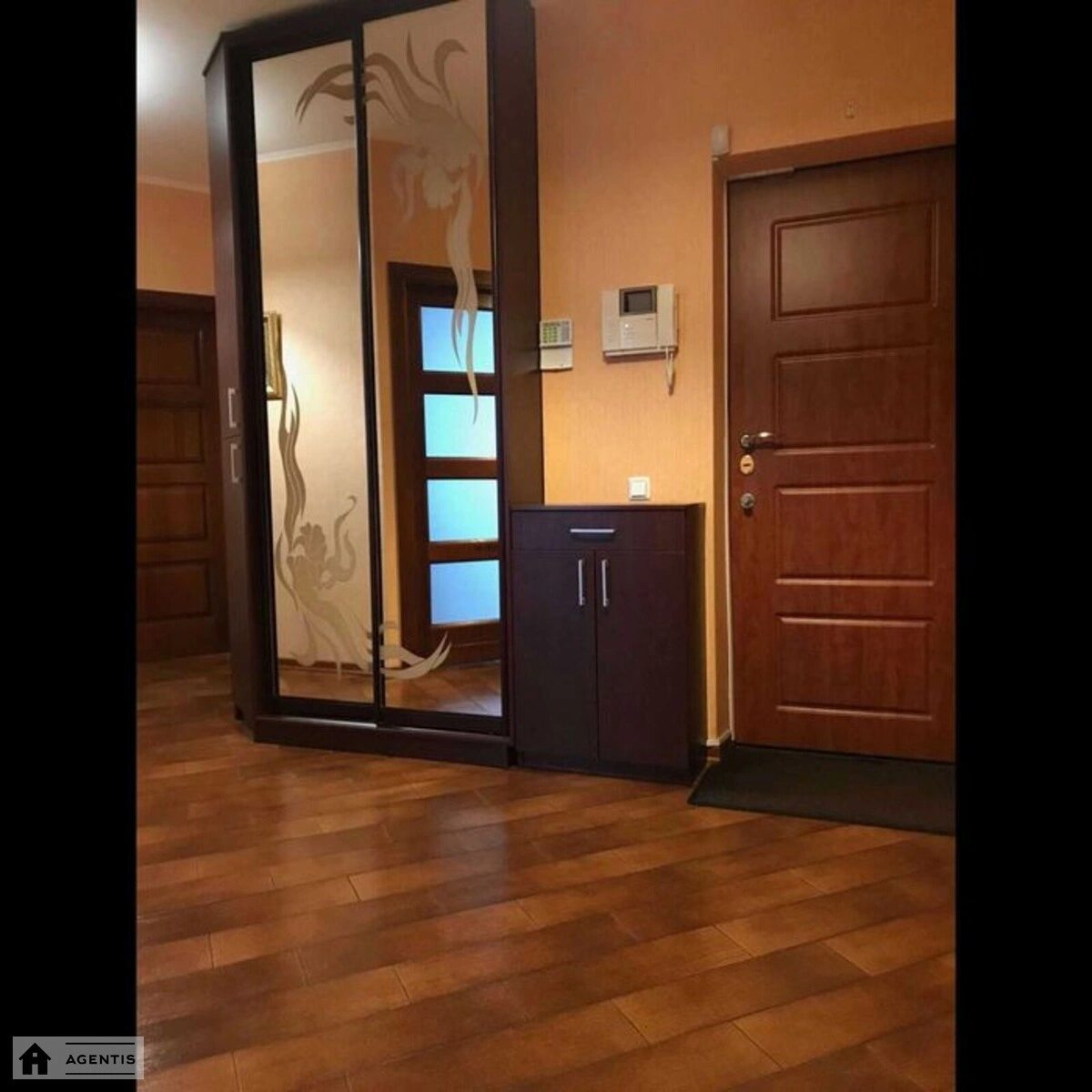 Apartment for rent 3 rooms, 93 m², 12th fl./23 floors. 8, Makiyivska 8, Kyiv. 