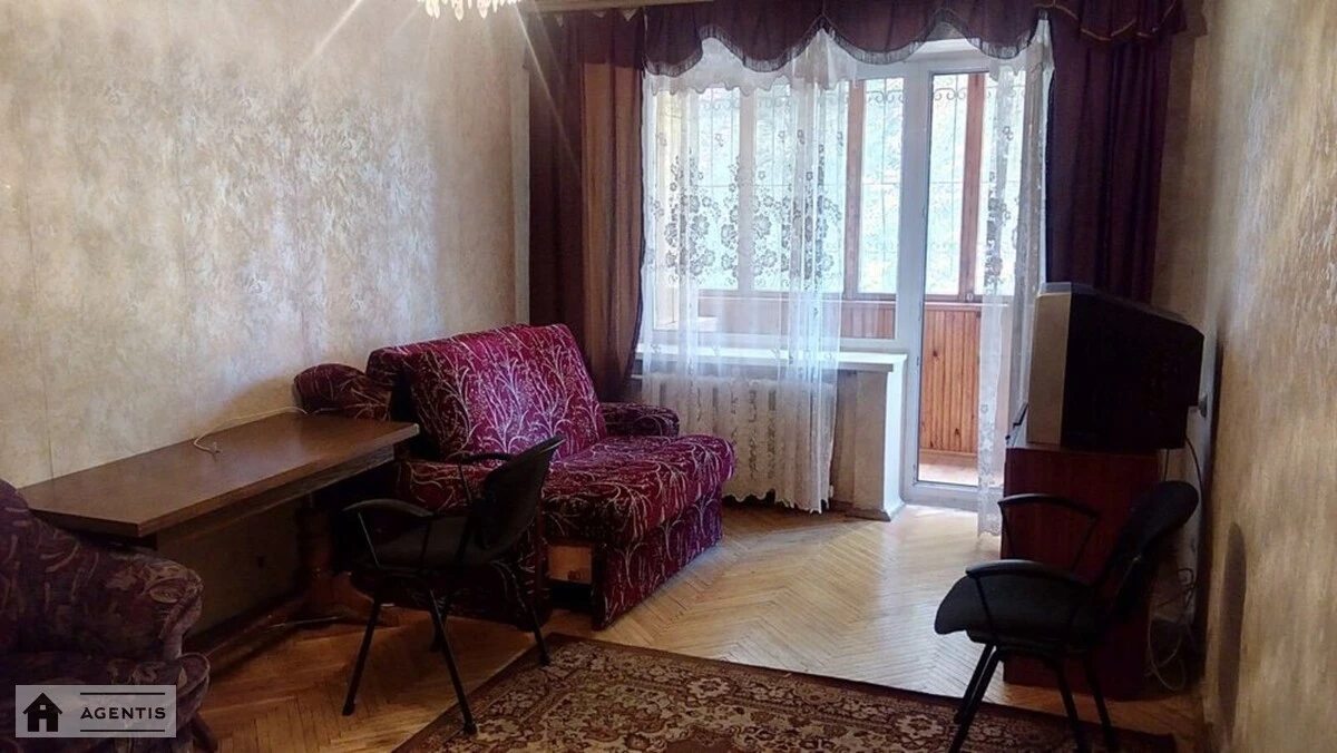 Apartment for rent 1 room, 42 m², 2nd fl./2 floors. 4, Bohdana Havrylyshyna vul. Vandy Vasylevskoyi, Kyiv. 