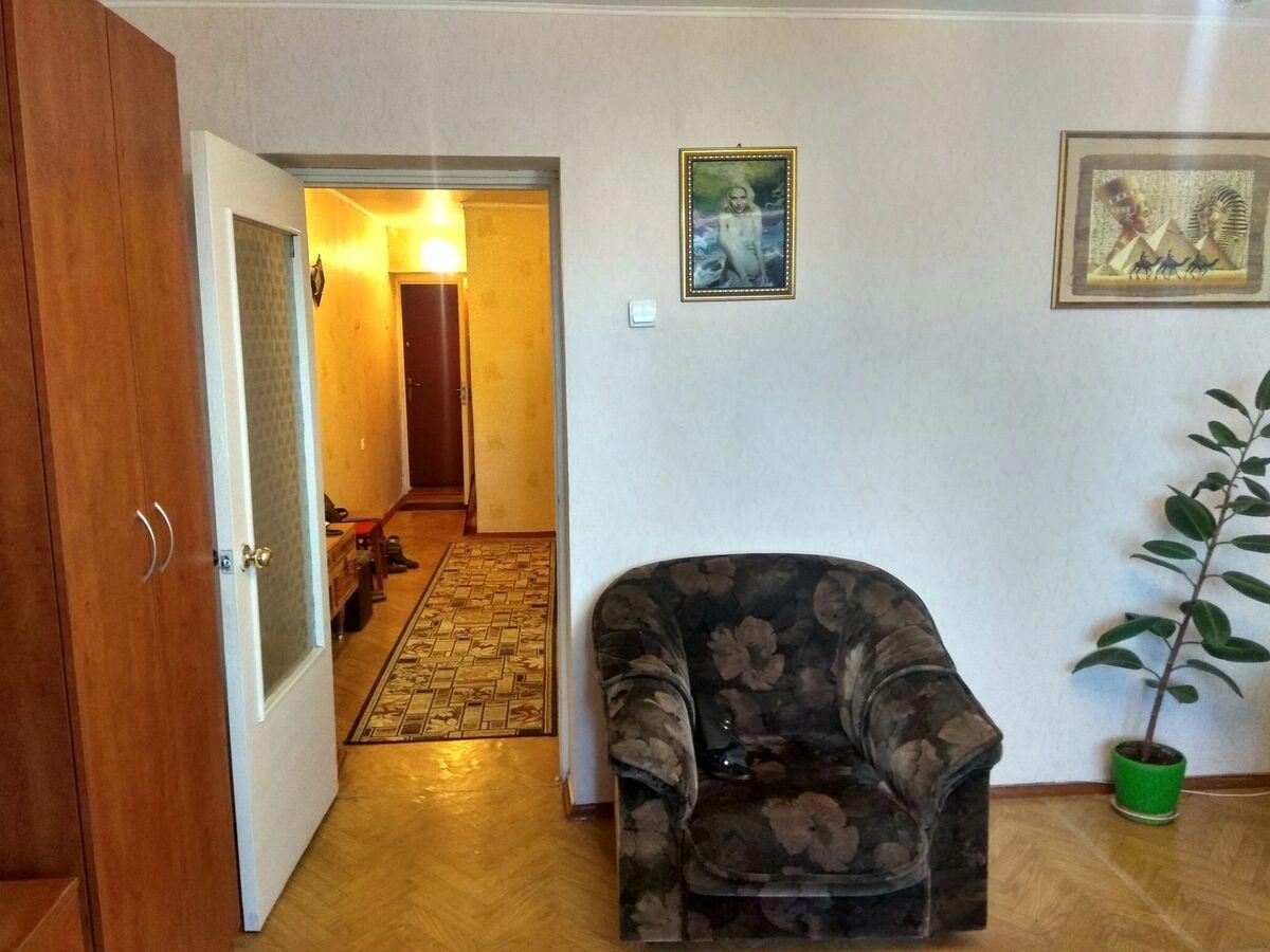 Сдам квартиру 2 комнаты, 59 m², 9 эт./10 этажей. 1, Леся Курбаса 1, Киев. 