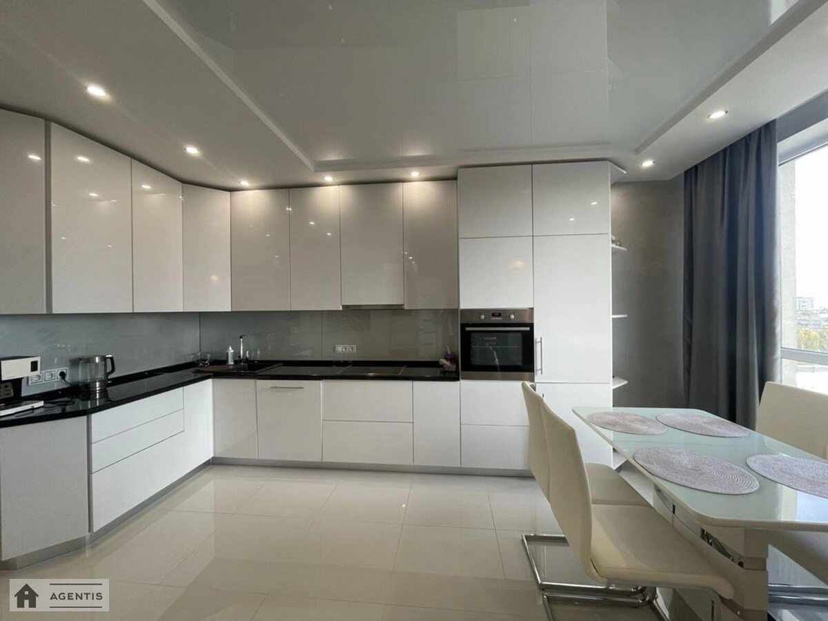 Сдам квартиру 1 комната, 55 m², 14 эт./24 этажа. 20, Соломянська вул., Киев. 