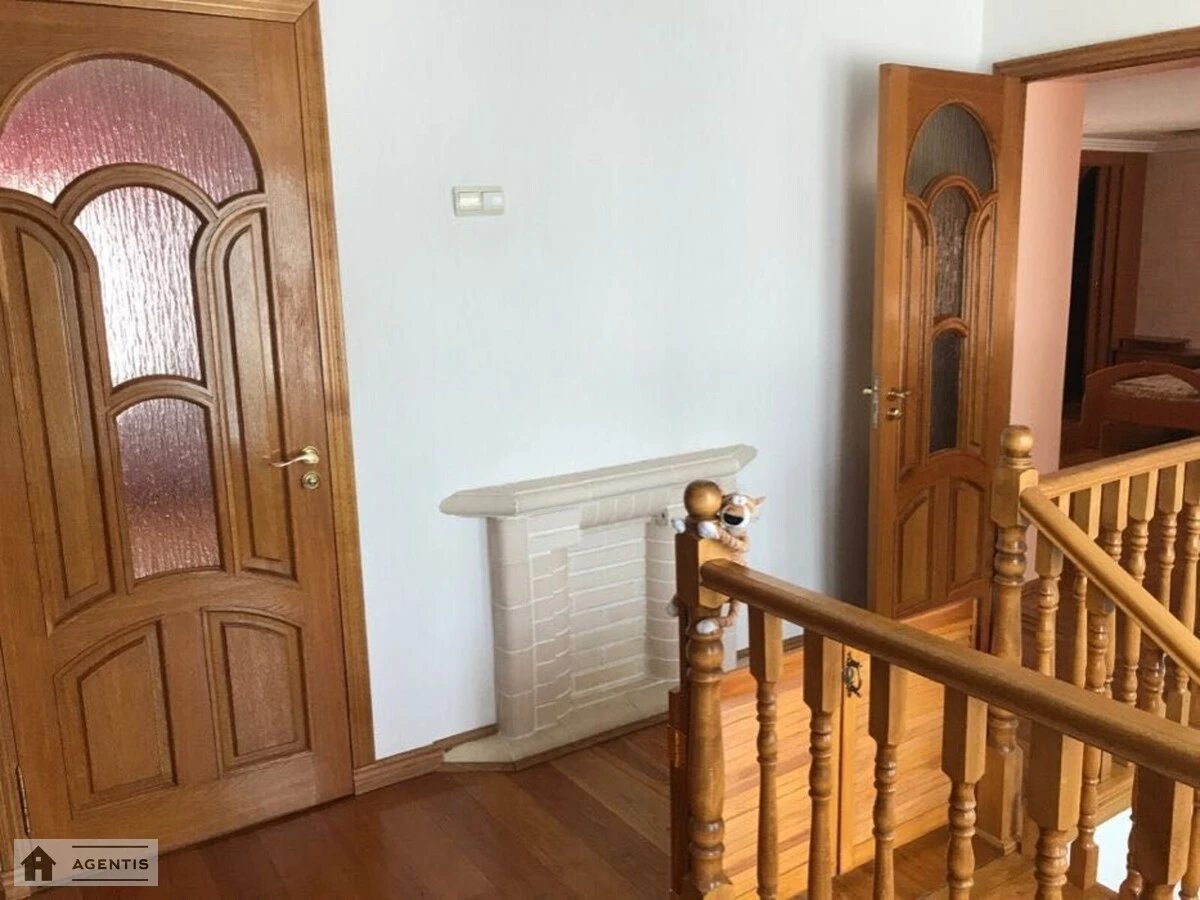 Apartment for rent 2 rooms, 95 m², 2nd fl./2 floors. Ivana Sirka vul., Kyiv. 