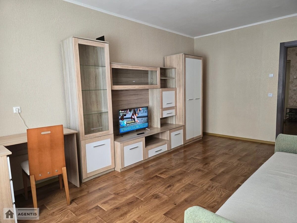 Apartment for rent 2 rooms, 75 m², 2nd fl./25 floors. Serhiya Danchenka vul., Kyiv. 