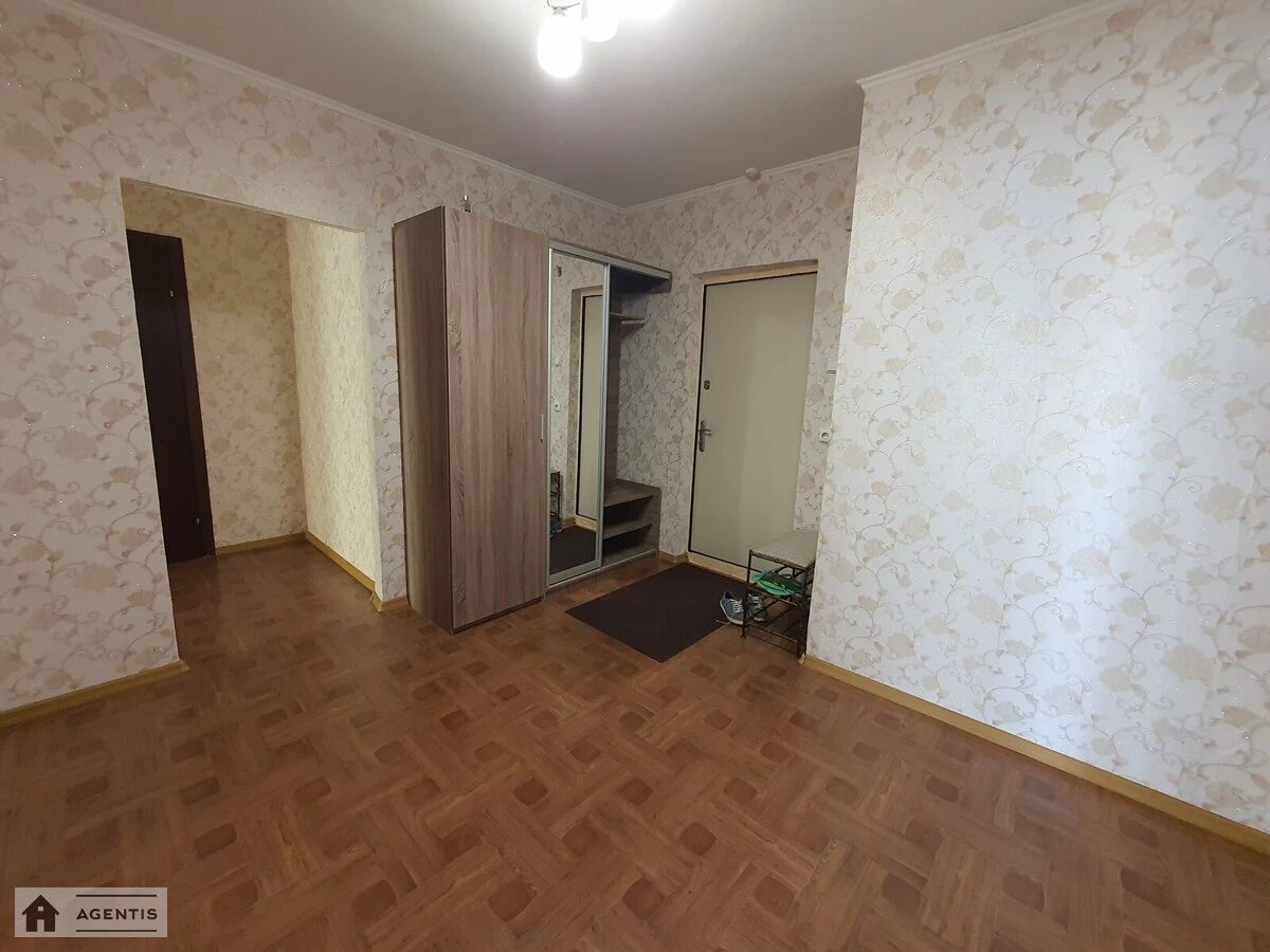 Apartment for rent 2 rooms, 75 m², 2nd fl./25 floors. Serhiya Danchenka vul., Kyiv. 