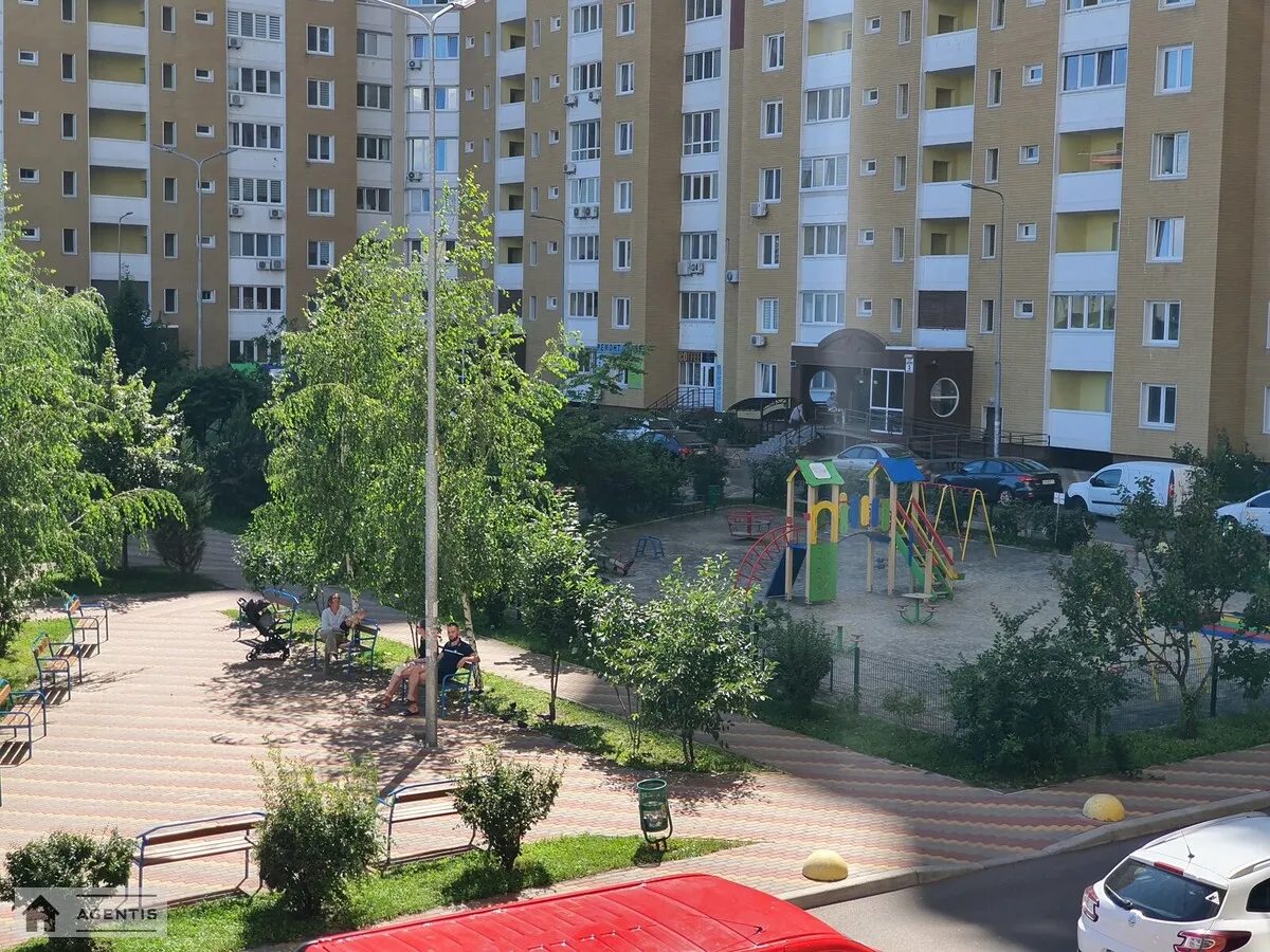 Здам квартиру 2 кімнати, 75 m², 2 пов./25 поверхів. Сергія Данченка вул., Київ. 