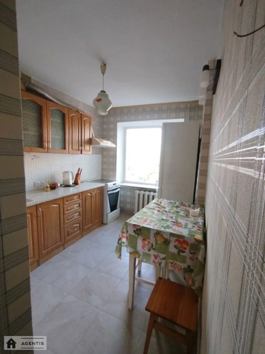 Apartment for rent 2 rooms, 45 m², 8th fl./12 floors. Profspilkova, Kyiv. 