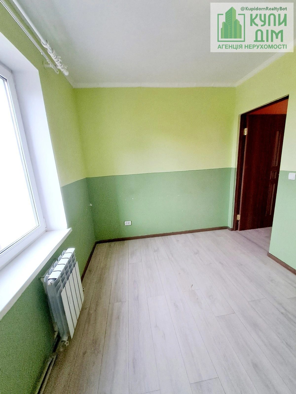 Apartments for sale 1 room, 40 m², 4th fl./9 floors. 24, Zhadova vul., Kropyvnytskyy. 