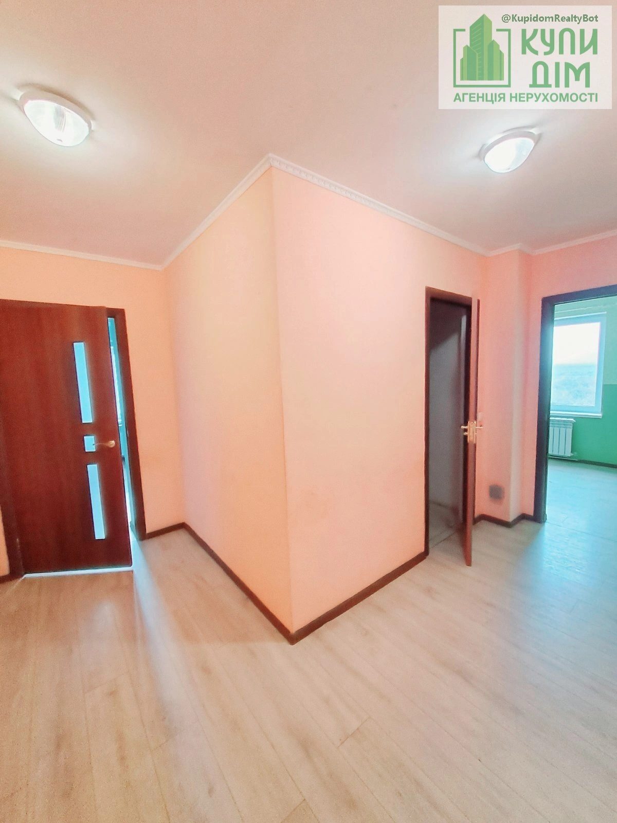 Apartments for sale 1 room, 40 m², 4th fl./9 floors. 24, Zhadova vul., Kropyvnytskyy. 