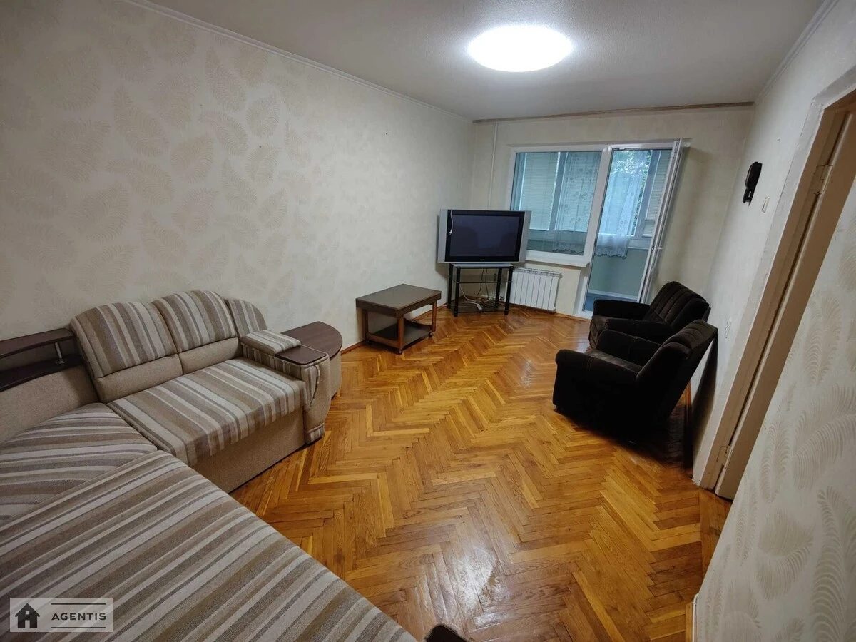 Apartment for rent 1 room, 34 m², 3rd fl./9 floors. 14, Mykoly Ushakova vul., Kyiv. 