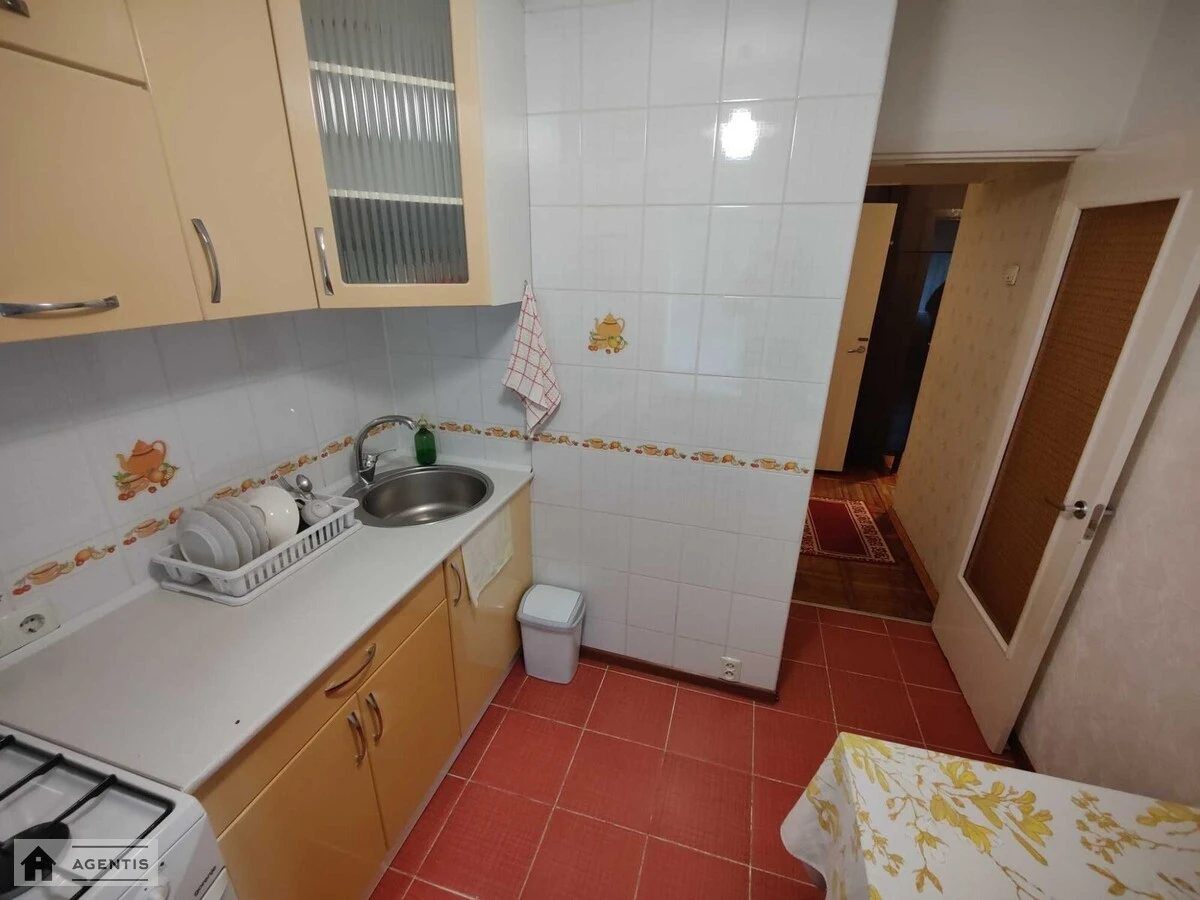 Здам квартиру 1 кімната, 34 m², 3 пов./9 поверхів. 14, Миколи Ушакова вул., Київ. 